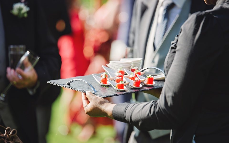 Top Tips to Consider Before Hiring a Barbeque Catering Service