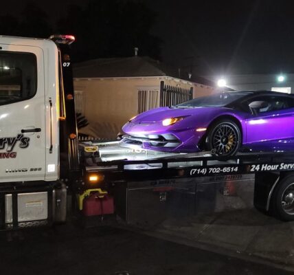Car towing service in Santa Ana
