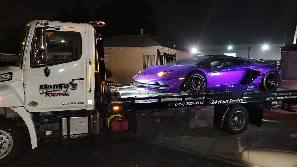 Car towing service in Santa Ana